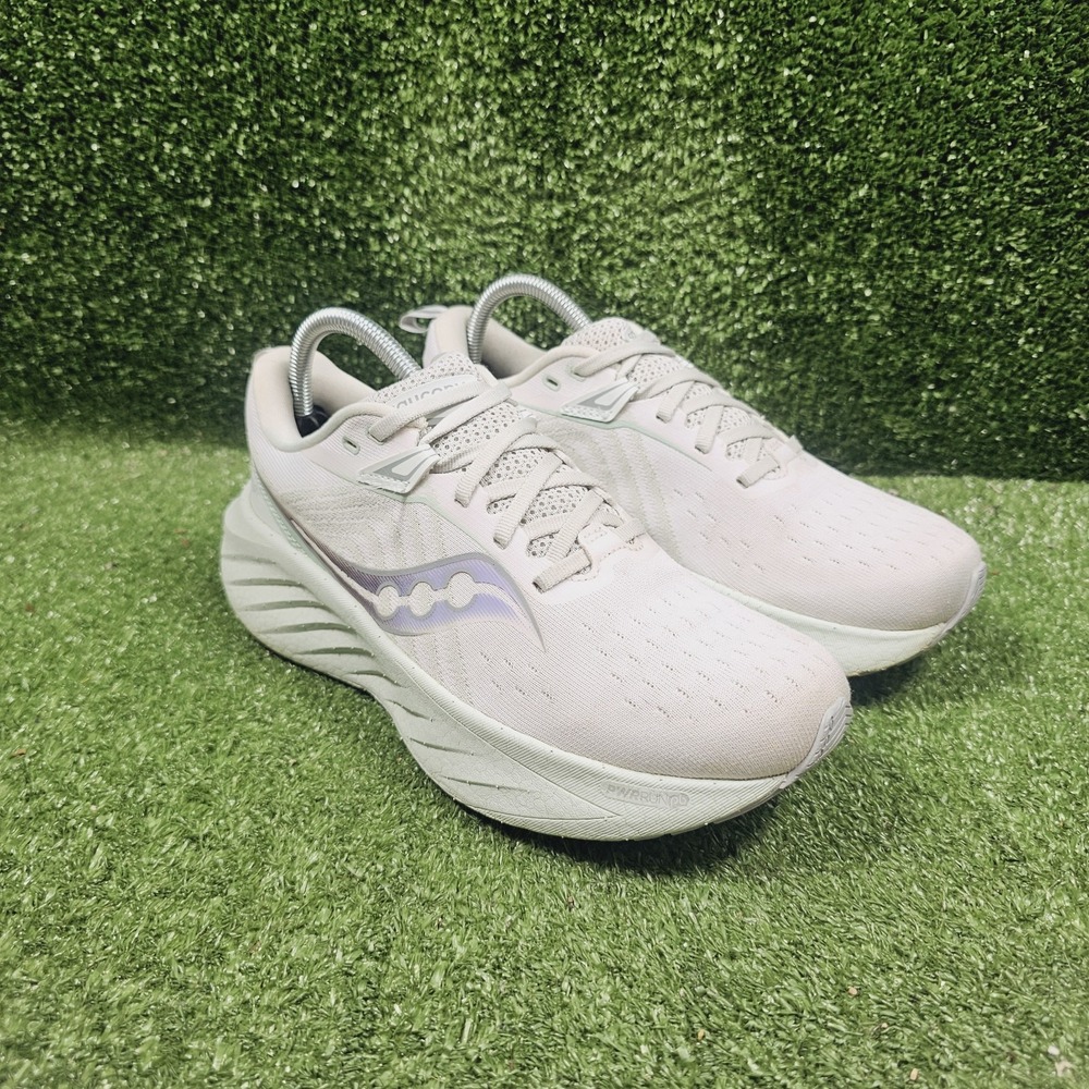 Saucony Triumph 22 White Foam Athletic Running Comfort Sneakers Womens Size 8.5